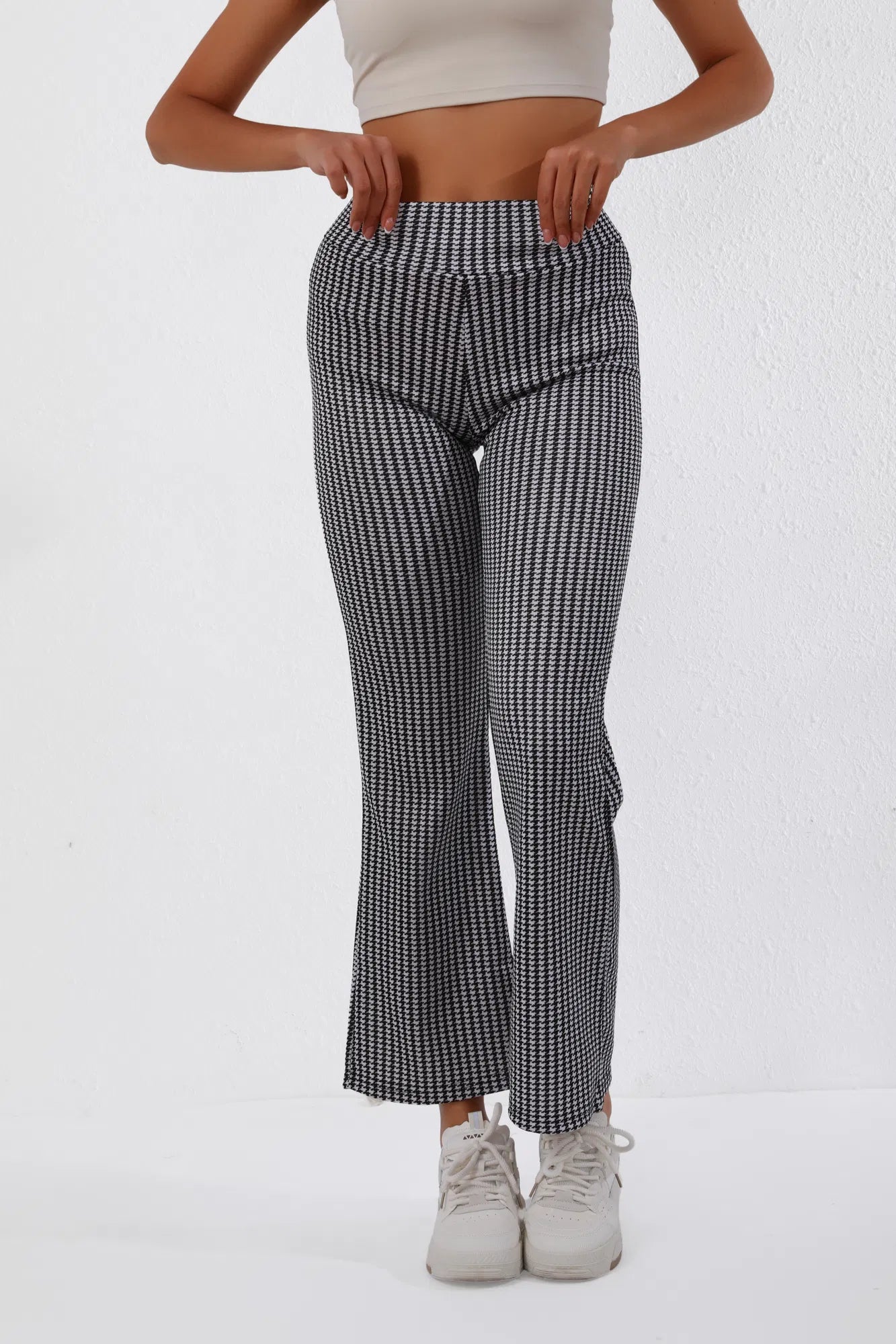 High-Waisted Houndstooth Flare Trousers Sleek Fit, Comfy Stretch, Classy Look