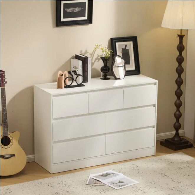 1 Modern Chest Of Drawers With 3 Layers Of White P2 Particleboard And 7 Drawers